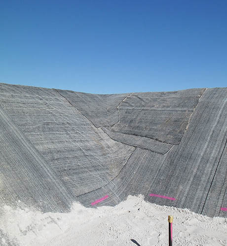 Precauzioni per l'installazione del geosintetico di rivestimento in argilla (3)