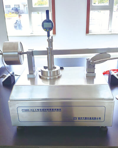 Machine de test de la qualité des produits géosynthétiques QIVOC (2)