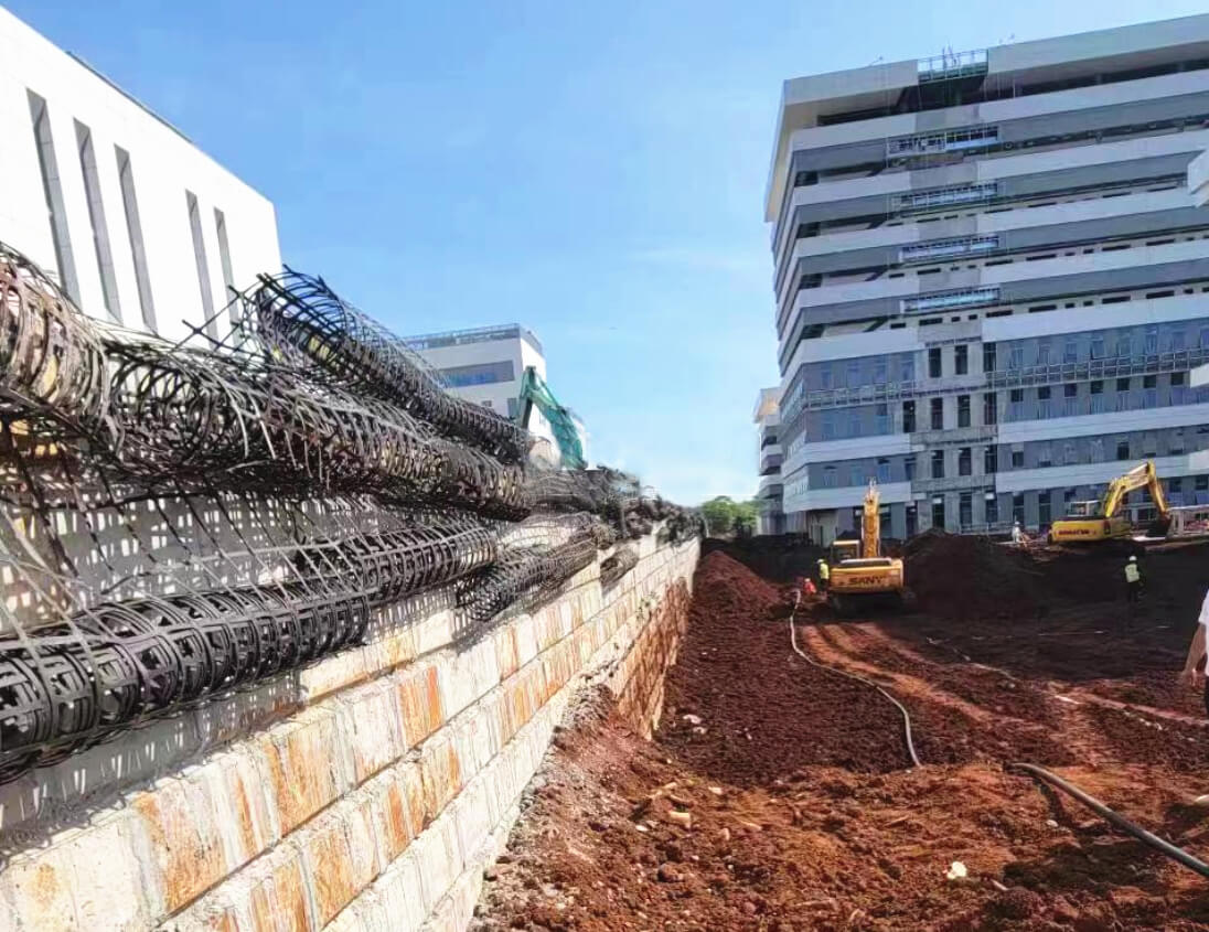 Estudo de caso do projeto de muro de contenção de terra reforçada do Centro de Controlo e Prevenção de Doenças 4